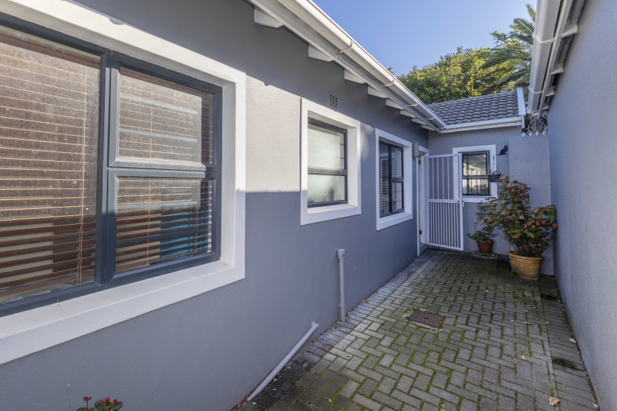 2 Bedroom Property for Sale in Claremont Western Cape